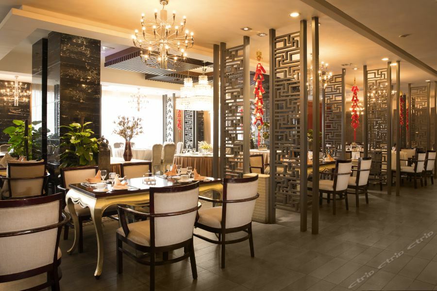 Langzhong Grand Hotel Shahepu Exterior photo